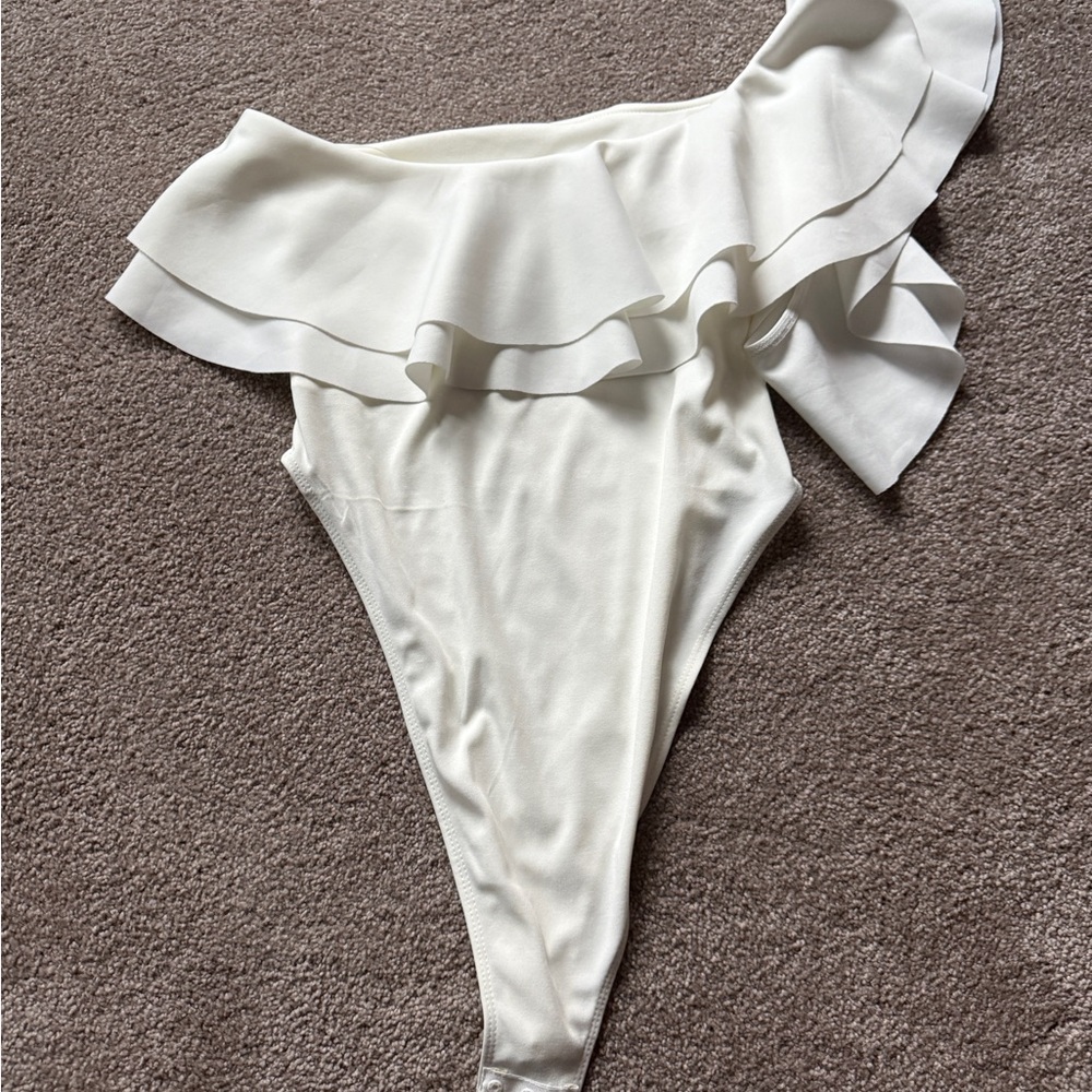 One-Shoulder Ruffle Bodysuit in White